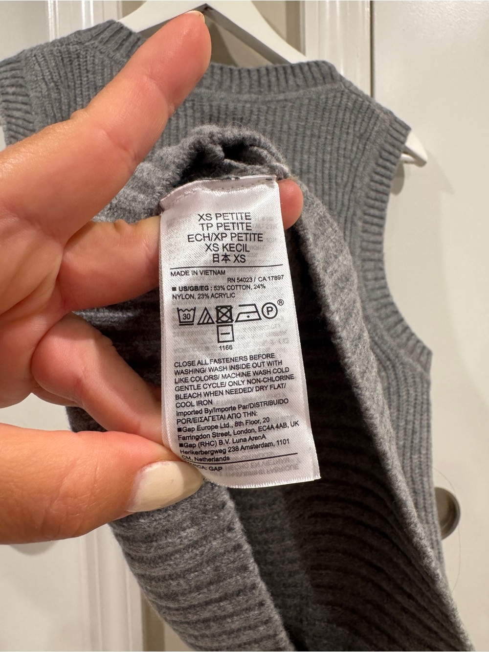GAP Gray Ribbed Button-Up Knit Vest - Picture 2 of 4